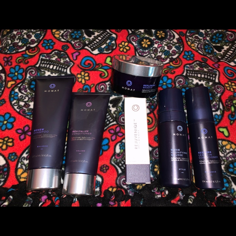 Monat haircare bundle (brand new)